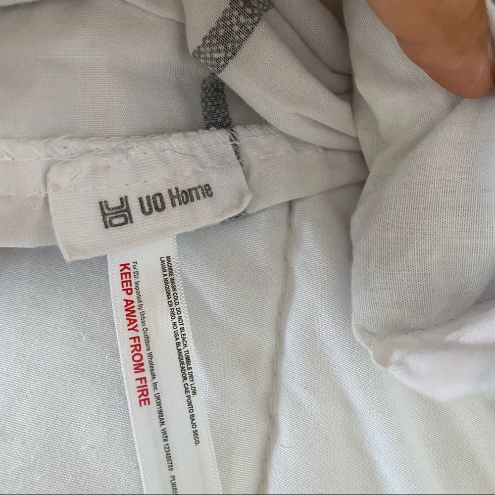 Urban‎ Outfitters twin xl windowpane  duvet cover